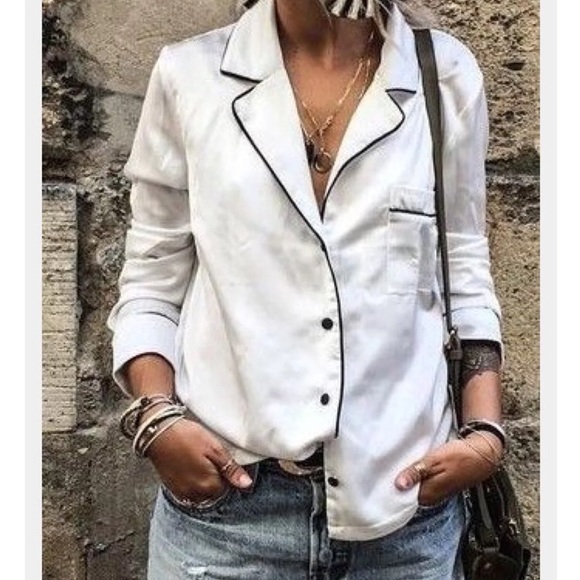 Vtg Victoria Secret sleepwear button top - Picture 4 of 4